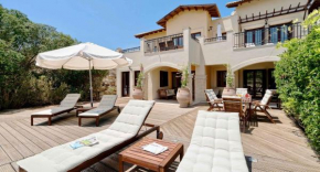 Aphrodite Hills 3 Bedroom with BBQ, Patio & View